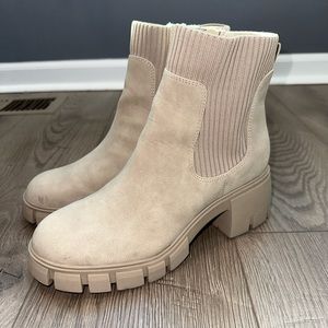 Universal Threads Boots Size 7.5